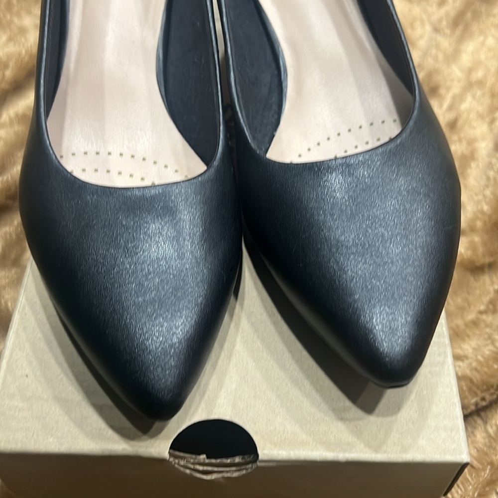 Black Mini Clark’s Collection Heels - Picture 6 of 10
